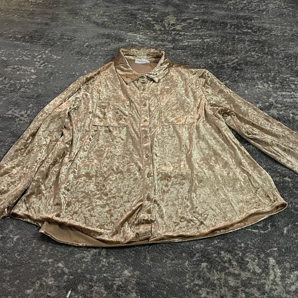 New First Love by Lovelyn Crushed Velvet Button-Up Shirt size 2X